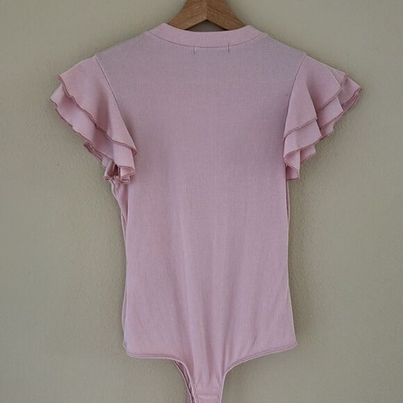 21 saints pink ruffle sleeve bodysuit size medium - Picture 3 of 5